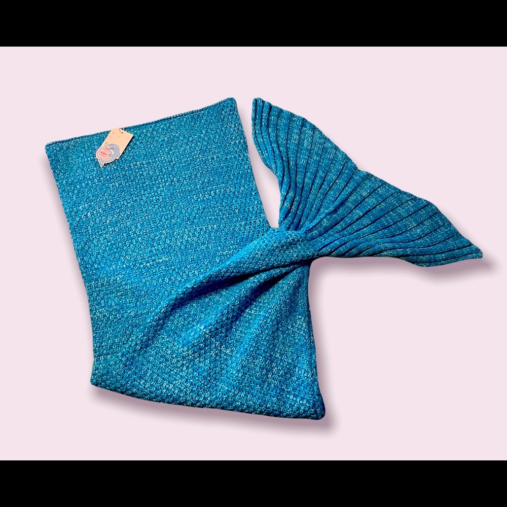 LAGHCAT Mermaid Tail Crochet Blanket for Kids